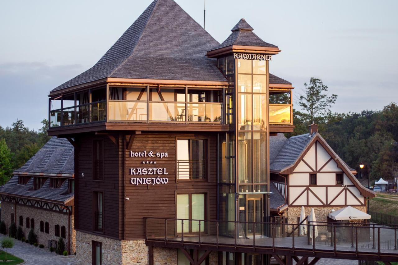Hotel&Spa **** Kasztel Uniejów Exterior foto