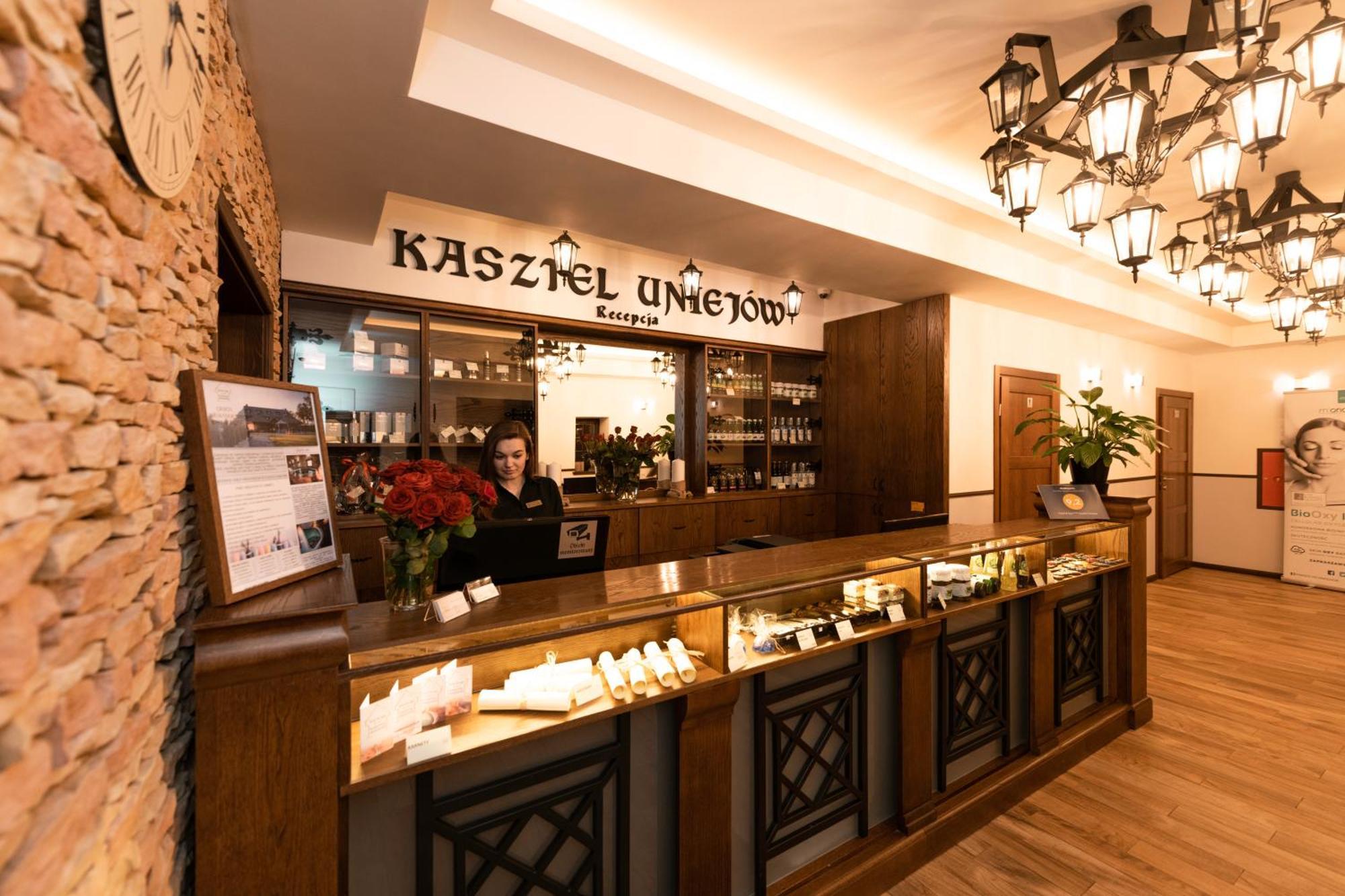 Hotel&Spa **** Kasztel Uniejów Exterior foto