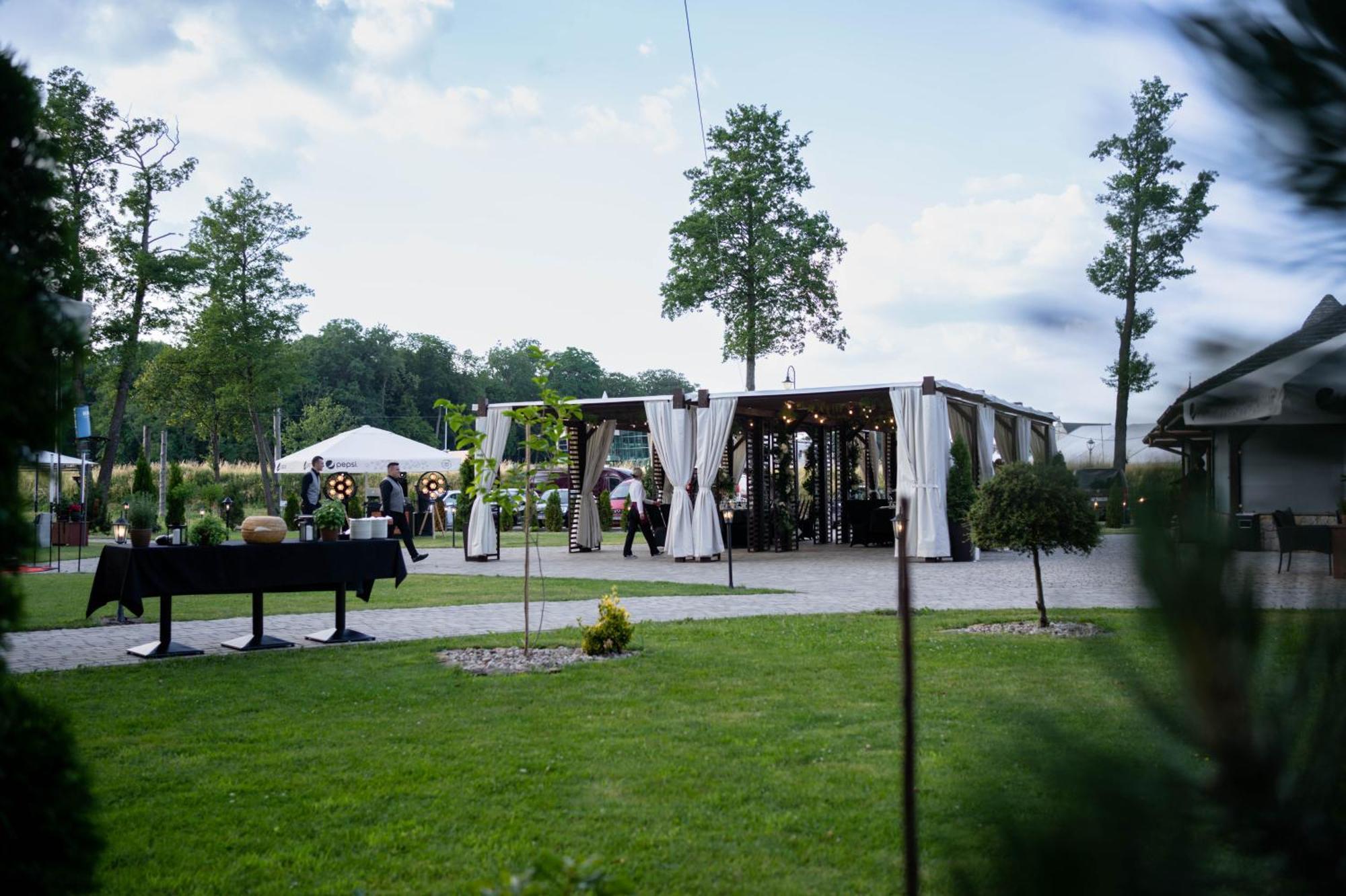 Hotel&Spa **** Kasztel Uniejów Exterior foto