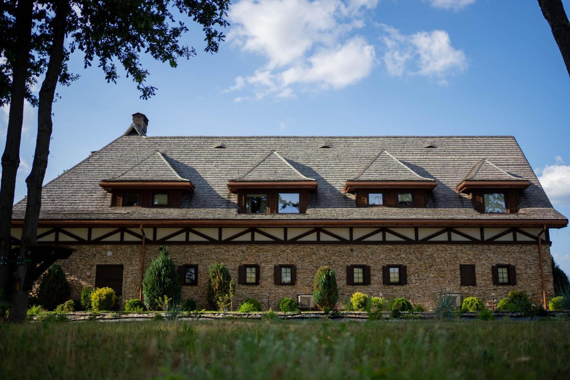 Hotel&Spa **** Kasztel Uniejów Exterior foto