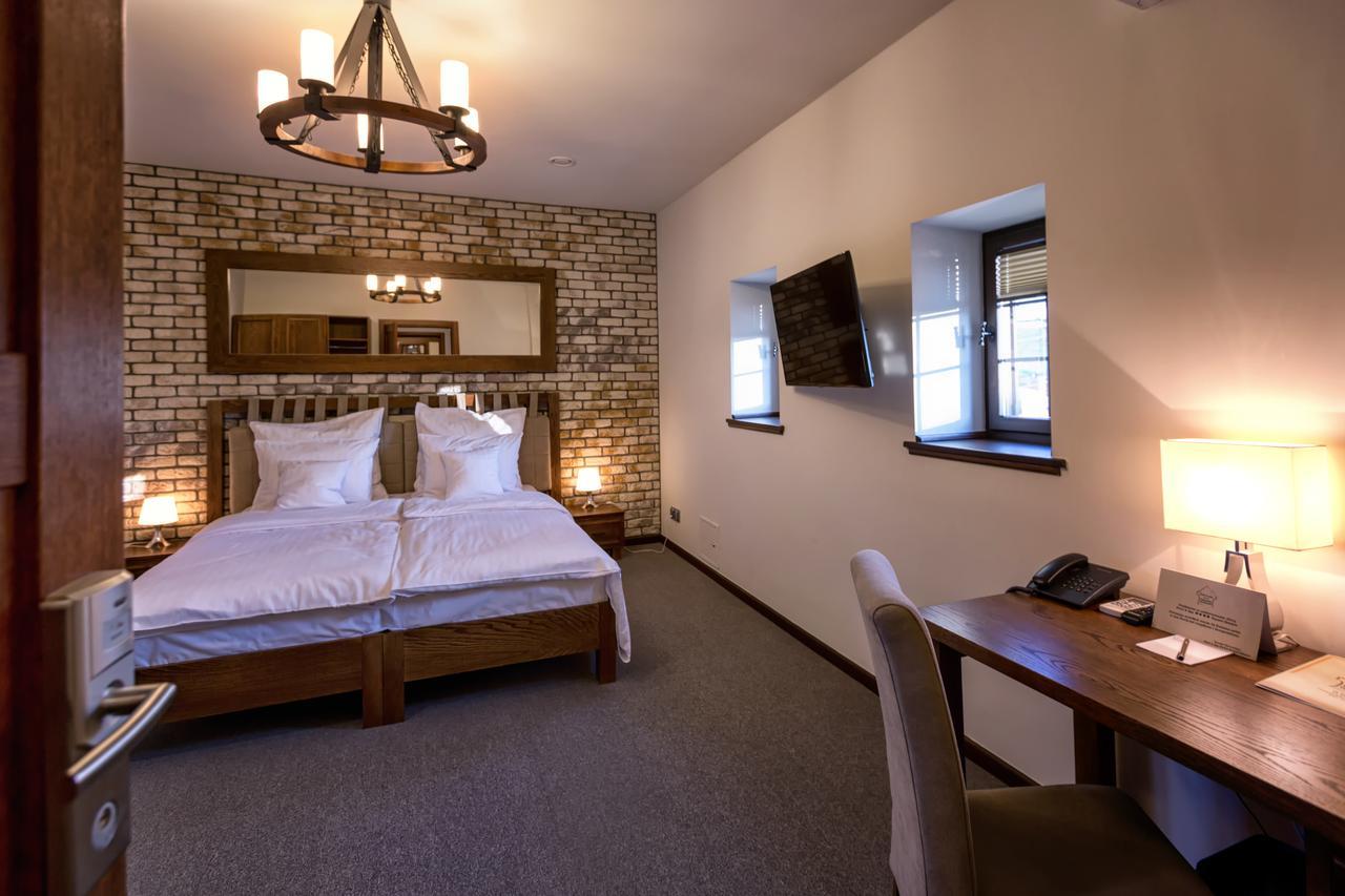 Hotel&Spa **** Kasztel Uniejów Exterior foto